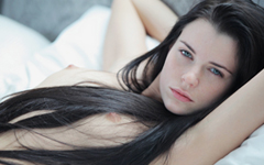 アメリカ生まれの白く美しいバイセクシャル ジェシカ の濃密セックスアート 世界の美少女ヌード