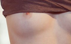 吸って舐めたくなる北欧人Nicol(18歳)の乳輪の可愛らしいおっぱいヌード画像~w